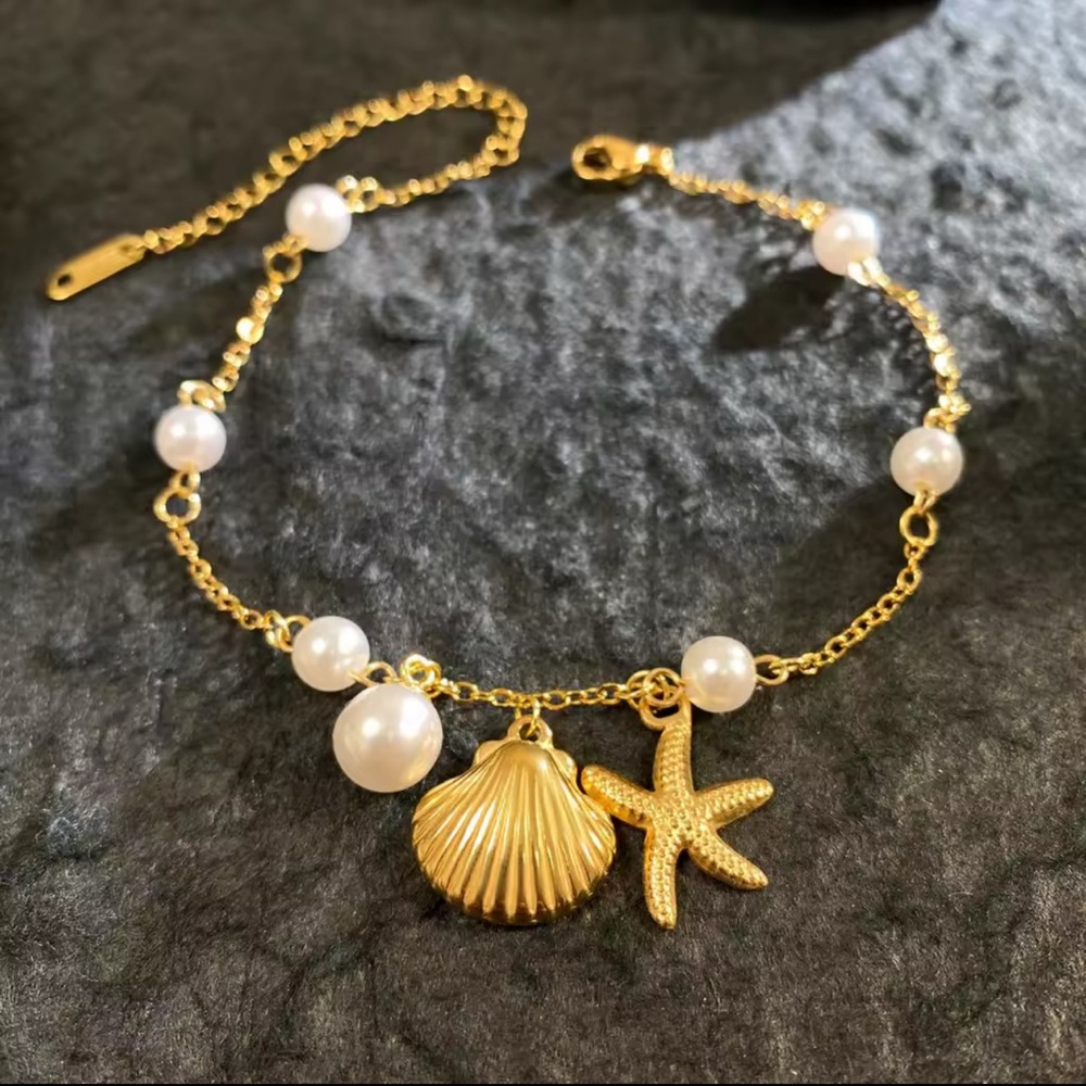 Elegant 18k Gold plated stainless steel Bracelet with Pearls and Ocean Charms